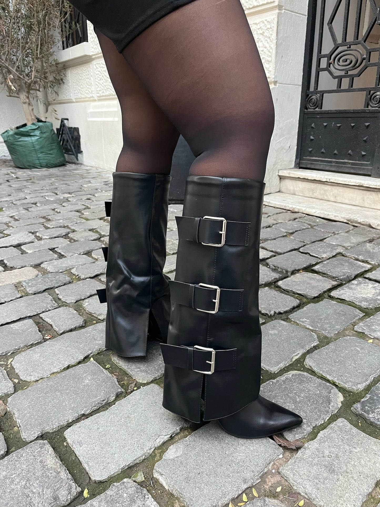 Give Boots Hebilla