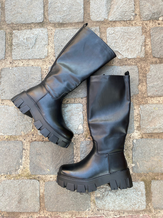 Black Basic Boots